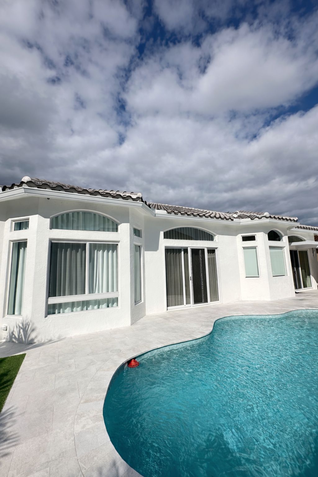 Impact windows and doors replacement in Hollywood Florida by East Blue Windows & Doors